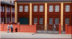 Кирпичный забор с железными воротами, Auhagen, 41622                    